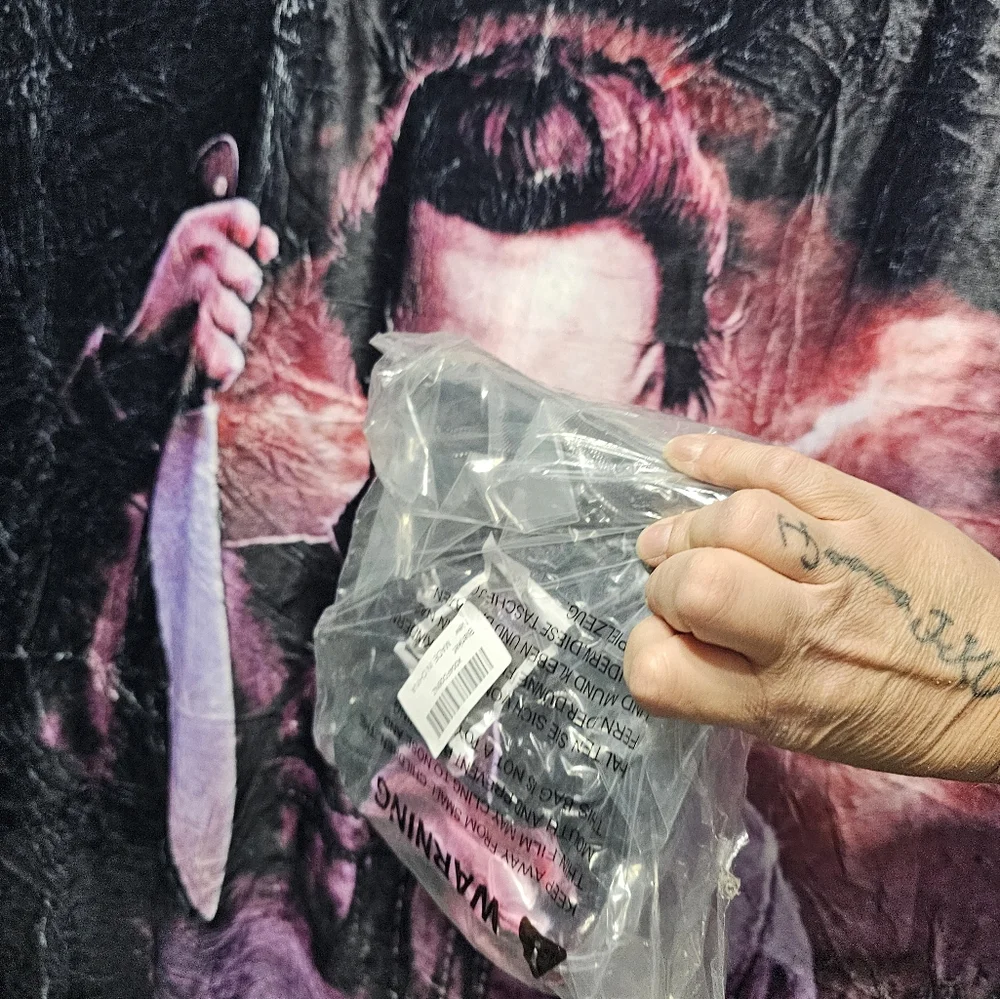 Nwt Michael Myers Halloween Throw Blanket 40x50 - Picture 4 of 4